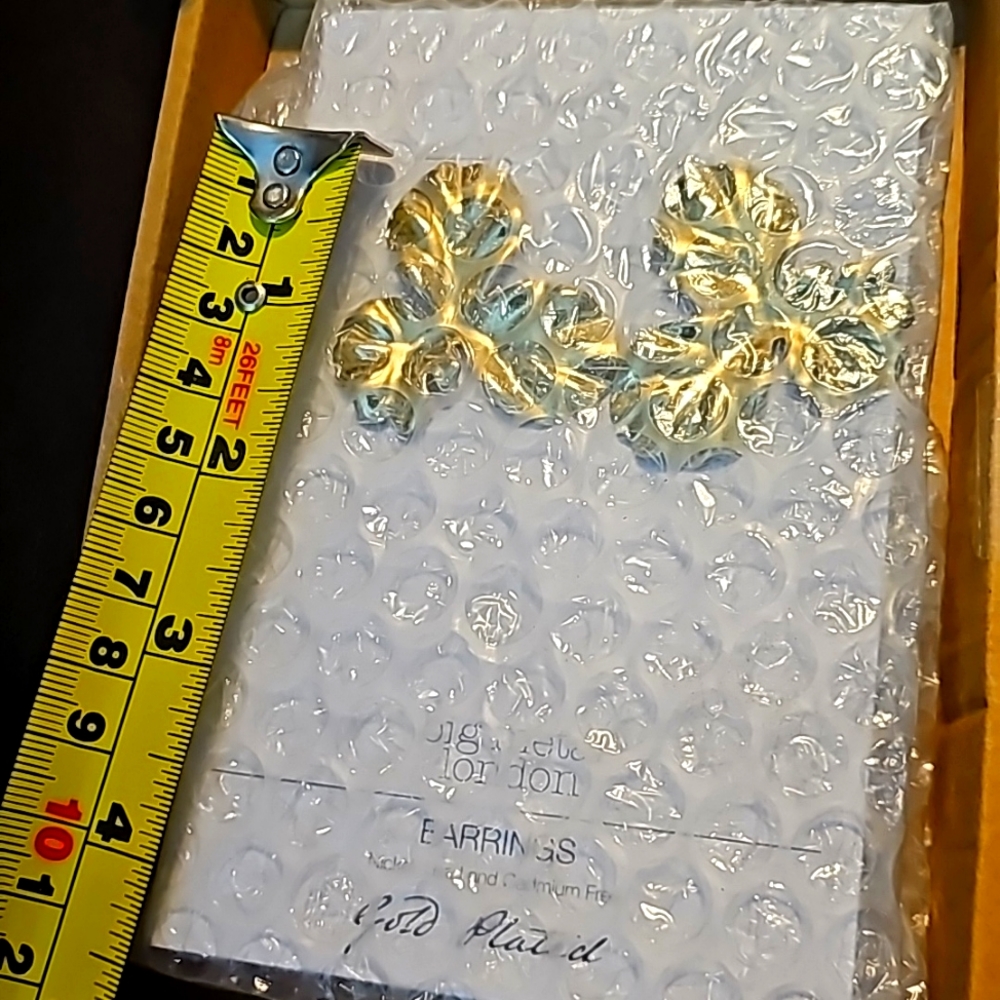NWT gold plated clover leaf earrings Big Metal London Earrings, brand-new in box - Picture 9 of 12
